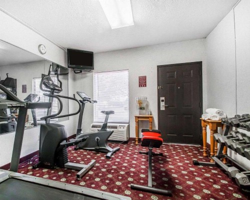 Quality Inn South Springfield - image 24