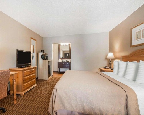 Quality Inn South Springfield - image 27