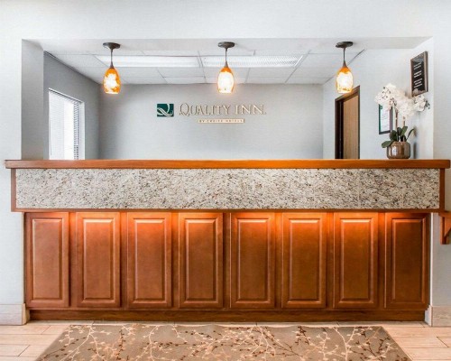 Quality Inn South Springfield - image 3