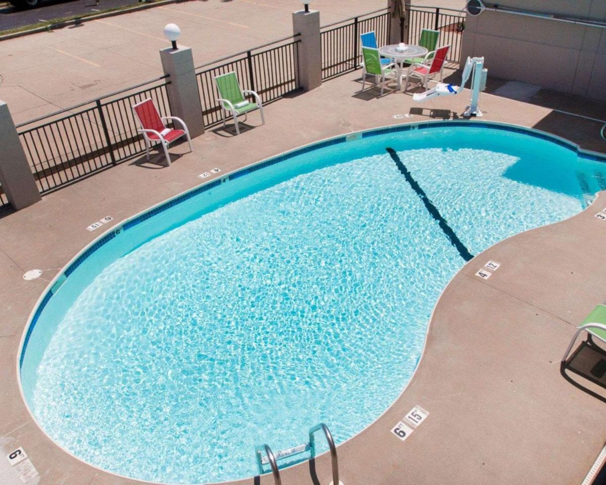 Quality Inn South Springfield - image 7