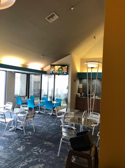 Greenstay Inn & Suites Court View - image 10
