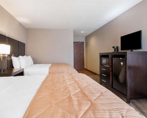 Greenstay Inn & Suites Court View - image 14