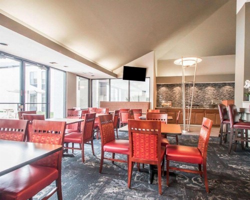 Greenstay Inn & Suites Court View - image 17