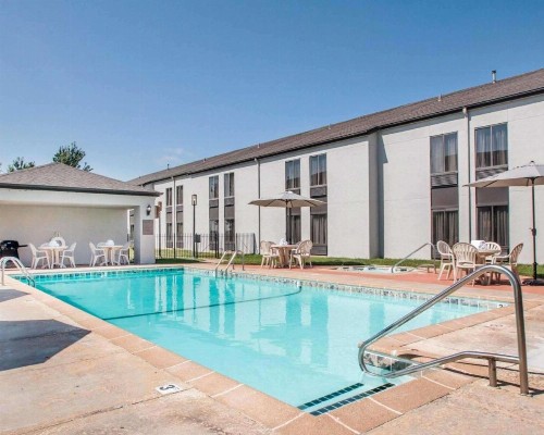 Greenstay Inn & Suites Court View - image 21