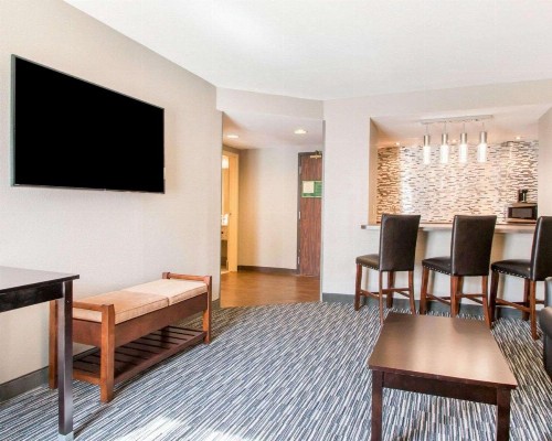 Greenstay Inn & Suites Court View - image 28