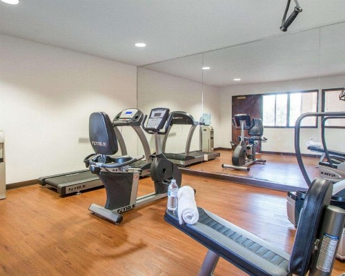 Greenstay Inn & Suites Court View - image 29