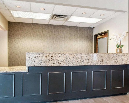 Greenstay Inn & Suites Court View - image 35