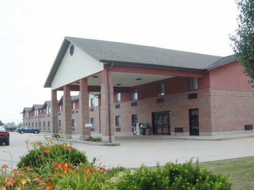 Super 8 by Wyndham Springfield-Battlefield - image 1