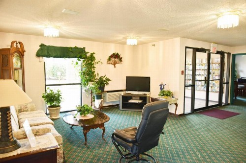 Super 8 by Wyndham Springfield-Battlefield - image 2