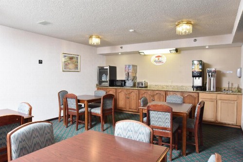 Super 8 by Wyndham Springfield-Battlefield - image 3