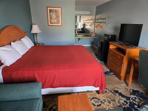 Plaza Inn Springfield - image 11