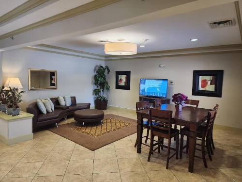Candlewood Suites Springfield an IHG Hotel - image 3