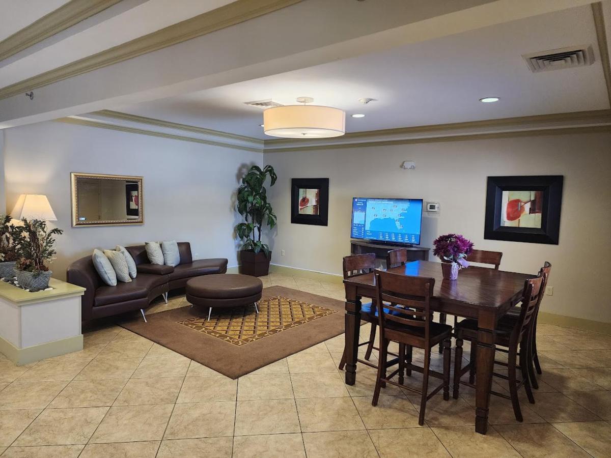 Candlewood Suites Springfield an IHG Hotel - image 3
