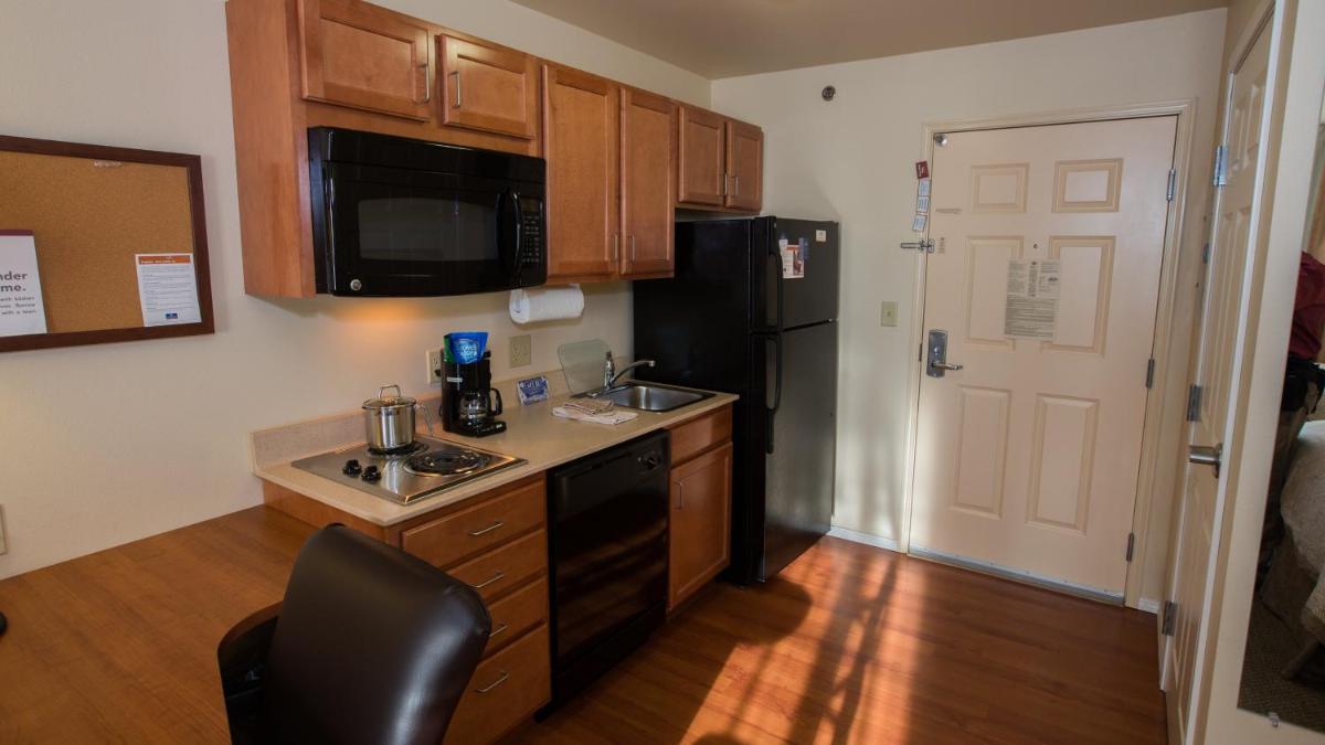 Candlewood Suites Springfield an IHG Hotel - image 4