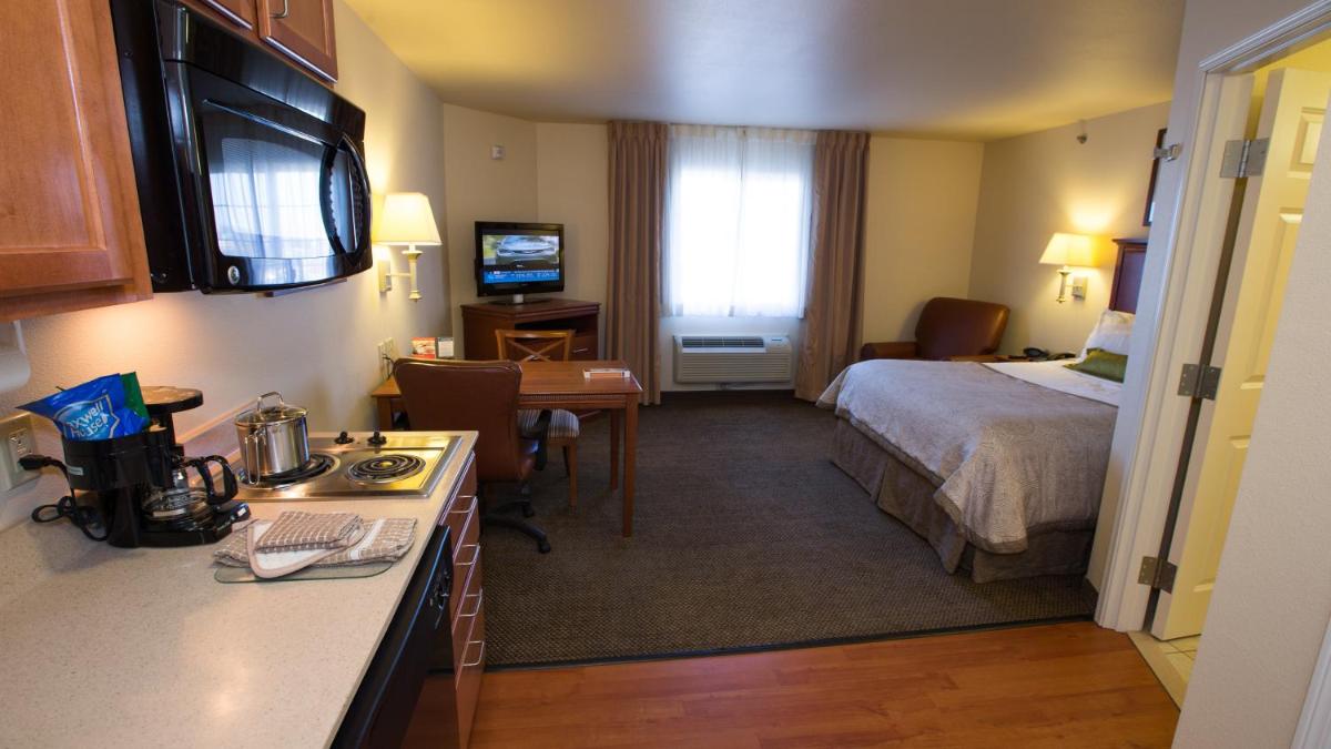 Candlewood Suites Springfield an IHG Hotel - image 7