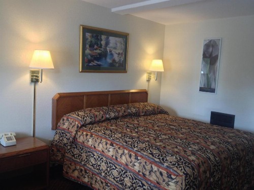Battlefield Inn Springfield - image 21