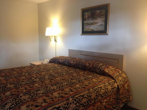 Battlefield Inn Springfield - image 32