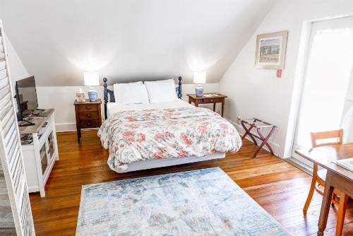 Walnut Street Inn - image 22
