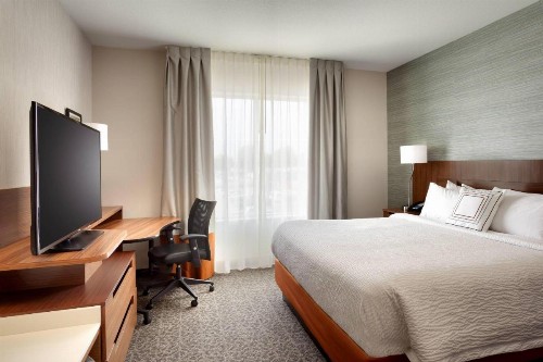 Fairfield Inn & Suites by Marriott Springfield North - image 17