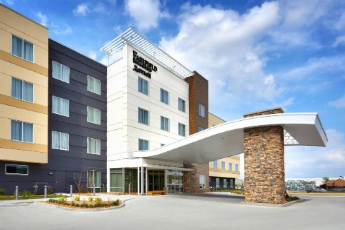 Fairfield Inn & Suites by Marriott Springfield North - image 3