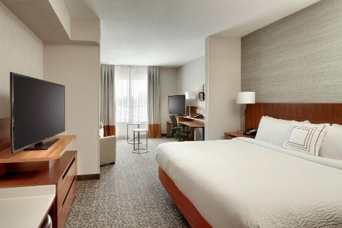 Fairfield Inn & Suites by Marriott Springfield North - image 7