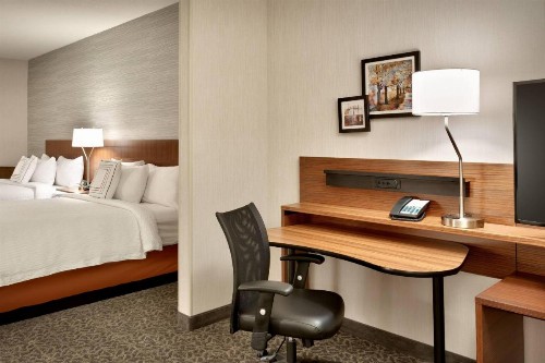 Fairfield Inn & Suites by Marriott Springfield North - image 9