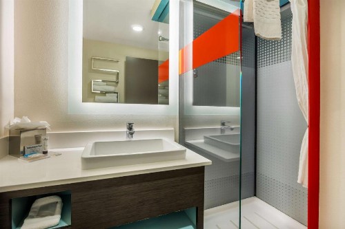 Vīb Best Western Springfield - image 22
