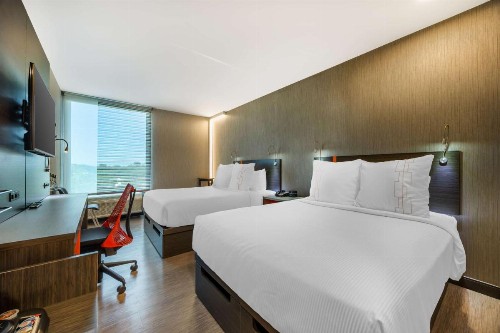 Vīb Best Western Springfield - image 30