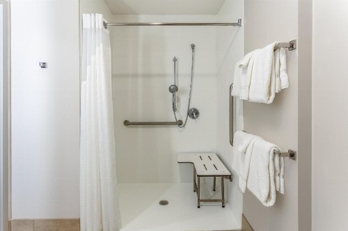 Holiday Inn Express & Suites - Springfield North an IHG Hotel - image 23