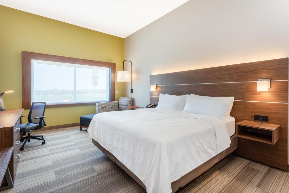 Holiday Inn Express & Suites - Springfield North an IHG Hotel - image 6