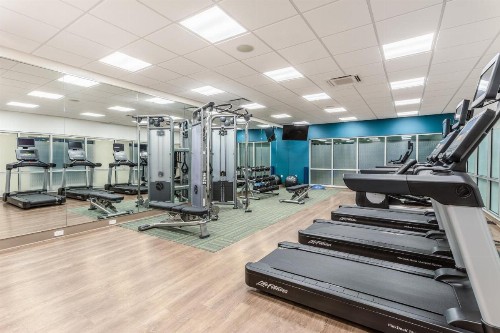 Holiday Inn Express & Suites - Springfield North an IHG Hotel - image 7