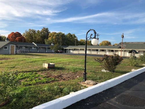 Dogwood Park Inn - image 10