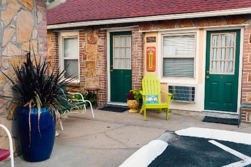 Rockwood Motor Court - image 29