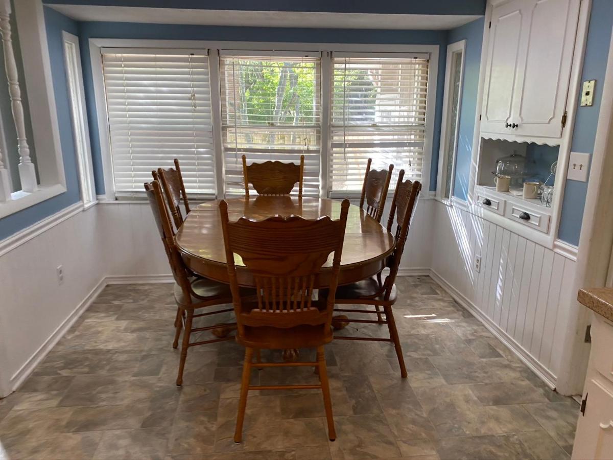 SE Springfield 7 Beds Construction Crews and Large Families Welcome! Casa Por Crew Si Hablar Espanol - image 3