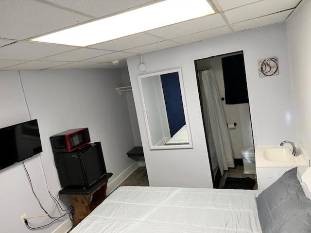 Spruce Pine Inn - image 2
