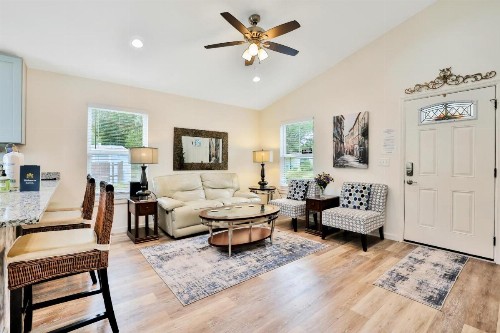 Downtown Cottage - image 2