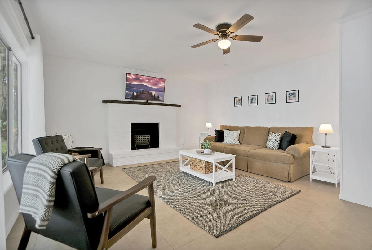 Riverfront Duplex with Dock Fishing Charcoal BBQ AMAZING Sunsets!! - image 5