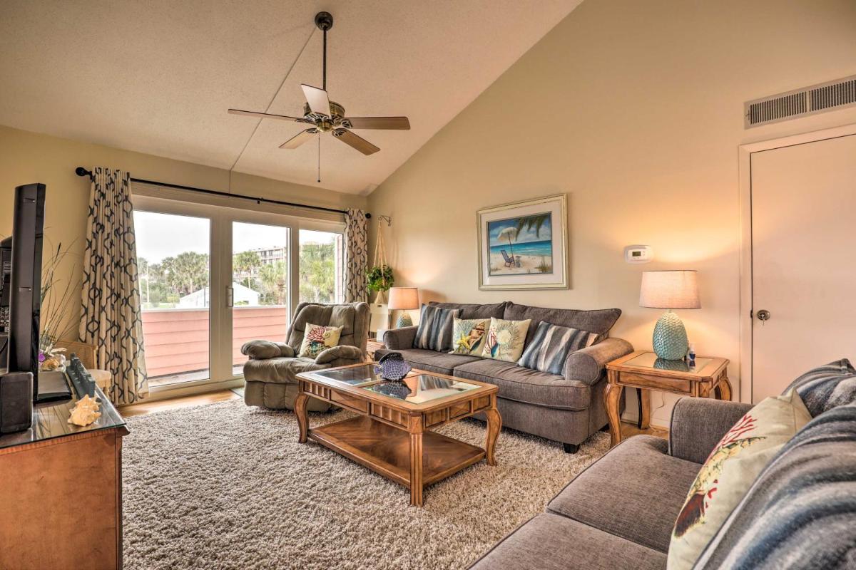 Beach Condo Walk to Ocean and Restaurants! - image 3