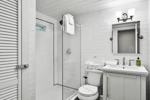 Bernard Street Bungalow - image 2