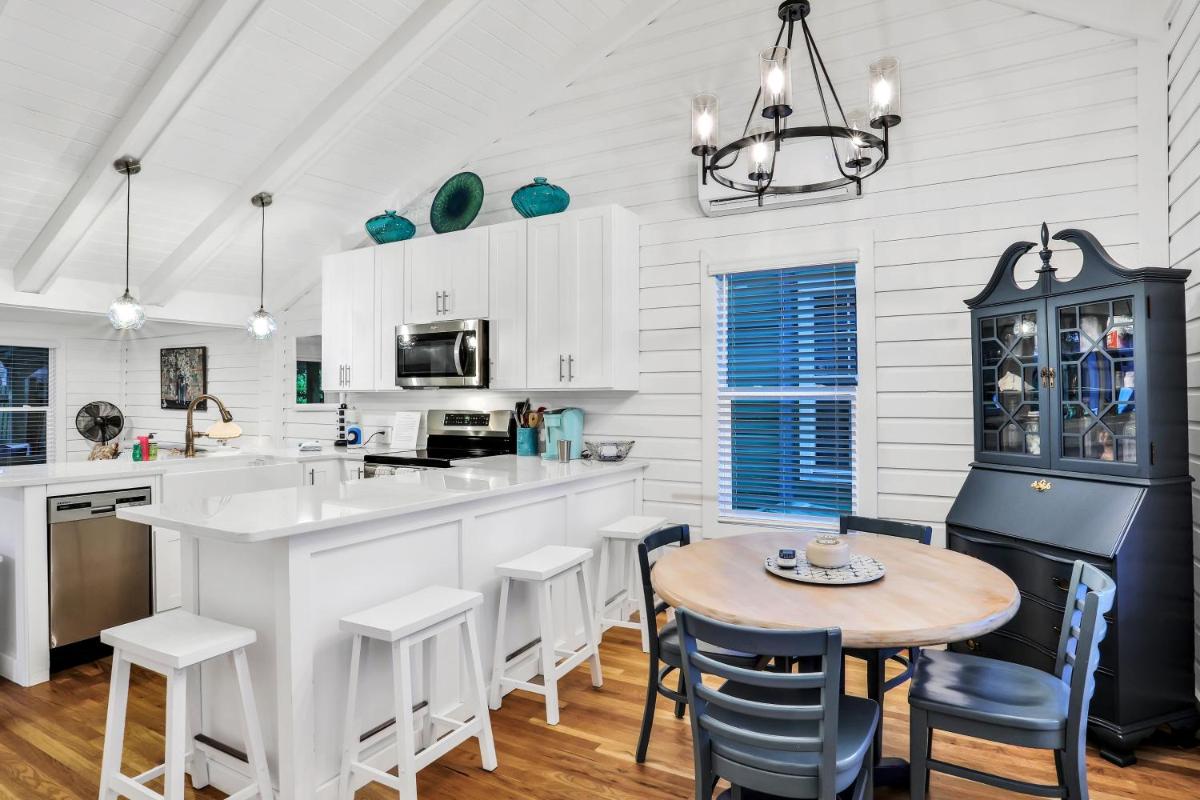 Bernard Street Bungalow - image 3
