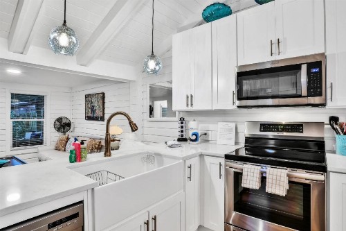 Bernard Street Bungalow - image 5