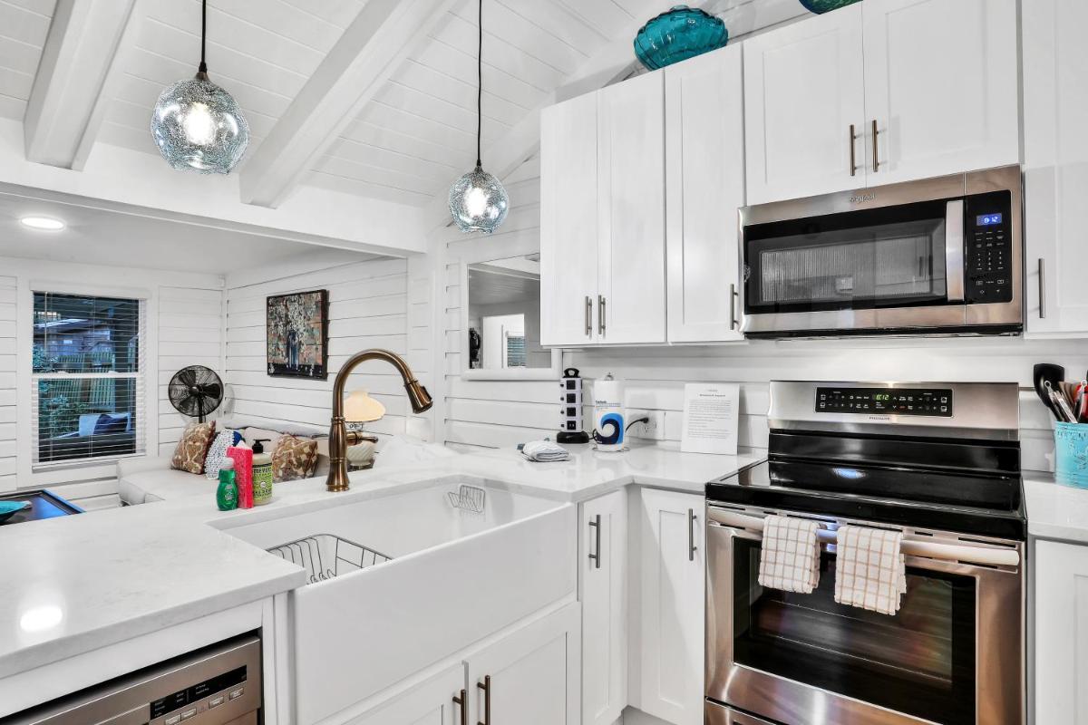Bernard Street Bungalow - image 5