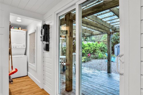 Bernard Street Bungalow - image 9