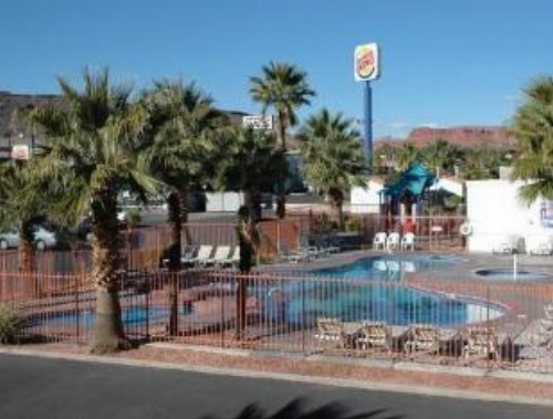 St. George Inn and Suites - image 1