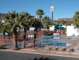 St. George Inn and Suites - main image