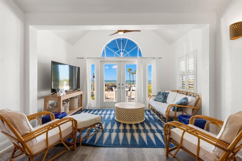 Inn on the Beach - image 1