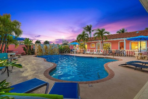 Blind Pass Resort Motel - image 1