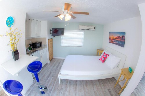 St. Pete Beach Suites - image 17