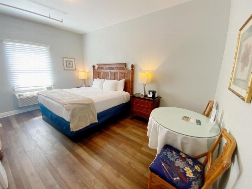 Crystal Bay Historic Hotel - image 3