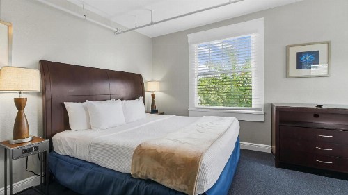 Crystal Bay Historic Hotel - image 33